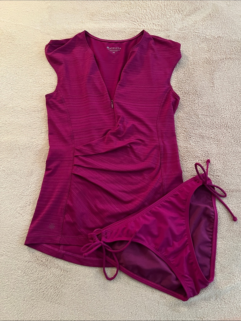 Athleta Magenta Sleeveless Zip-Notch Swim Tank Rashguard & String Bikini Bottom